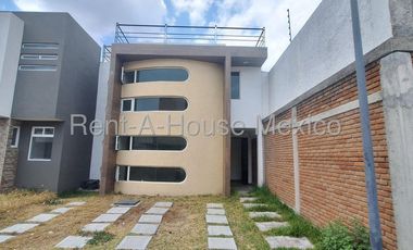 Casa en Venta en Toluca ,Fuentes de San Jose MT 25-3697.