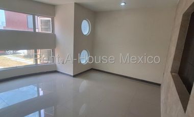 Casa en Venta en Toluca ,Fuentes de San Jose MT 25-3697.