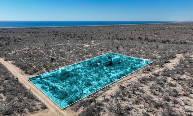 Casa con terreno en Todos Santos con vista al mar.