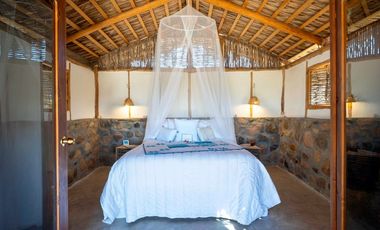 Casa con terreno en Todos Santos con vista al mar.