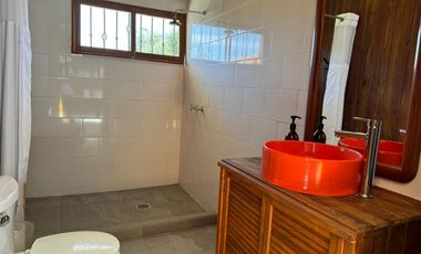 “CASA EN RENTA AMUEBLADA PARA 6 PERSONAS Y CON SERVICIOS”