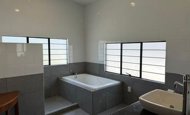 “CASA EN RENTA AMUEBLADA PARA 6 PERSONAS Y CON SERVICIOS”