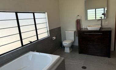 “CASA EN RENTA AMUEBLADA PARA 6 PERSONAS Y CON SERVICIOS”