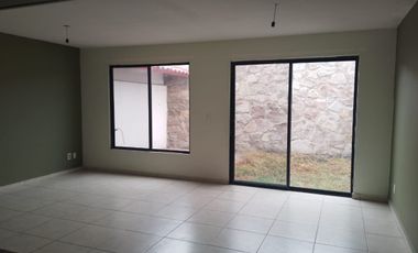 CASA EN VENTA ZAKIA CONDOMINIO MODENA