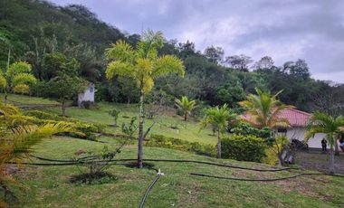 En Venta Hermosa Quinta en Yunguilla en el sector Portovelo