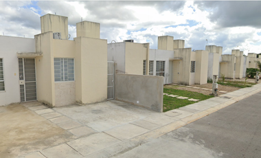 CASA EN VENTA DE RECUPERACION DE CARTERA, C. 20 E, LAS PALMAS YUCATAN