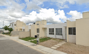 CASA EN VENTA DE RECUPERACION DE CARTERA, C. 20 E, LAS PALMAS YUCATAN