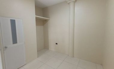 SE RENTA SUITE CON EXCELENTES ACABADOS