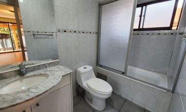 Linda casa en arriendo Villa Instituto Inglés, Machali