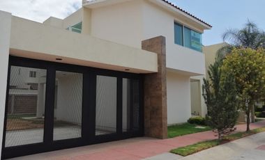 CASA EN RENTA EN PEDREGAL DEL GIGANTE, LEON GUANAJUATO