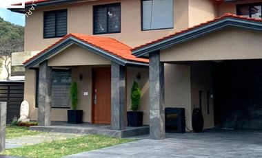 Preciosa Casa en Loma de Valle Escondido recién remodelada con acabados de lujo