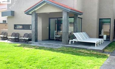 Preciosa Casa en Loma de Valle Escondido recién remodelada con acabados de lujo