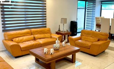 Preciosa Casa en Loma de Valle Escondido recién remodelada con acabados de lujo