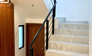 Preciosa Casa en Loma de Valle Escondido recién remodelada con acabados de lujo