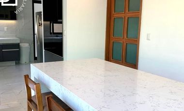 Preciosa Casa en Loma de Valle Escondido recién remodelada con acabados de lujo