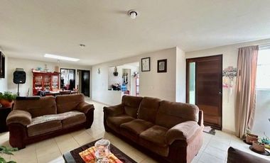 CASA EN VENTA EN TOLUCA UNA PLANTA CON ALBERCA RECURSOS PROPIOS