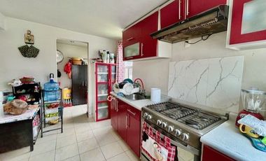CASA EN VENTA EN TOLUCA UNA PLANTA CON ALBERCA RECURSOS PROPIOS