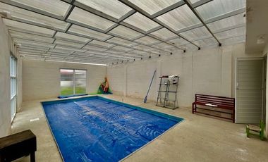 CASA EN VENTA EN TOLUCA UNA PLANTA CON ALBERCA RECURSOS PROPIOS