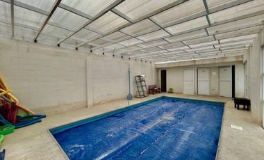 CASA EN VENTA EN TOLUCA UNA PLANTA CON ALBERCA RECURSOS PROPIOS