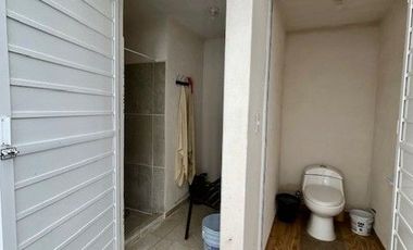 CASA EN VENTA EN TOLUCA UNA PLANTA CON ALBERCA RECURSOS PROPIOS