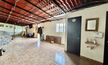 CASA EN VENTA EN TOLUCA UNA PLANTA CON ALBERCA RECURSOS PROPIOS