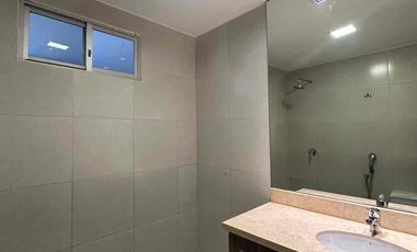 URB. BOSQUES DE LA RIOJA-SAMBORONDÓN, Alquilo departamento 3 dorm $1500.