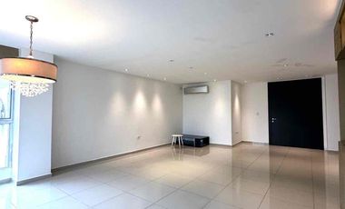 URB. BOSQUES DE LA RIOJA-SAMBORONDÓN, Alquilo departamento 3 dorm $1500.
