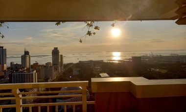 2 Bedroom with Parking at Torre De Manila (with Balcony overlooking Manila Bay Sunset) For Sale