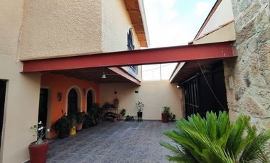 Amplia, comoda y seminueva casa en Tala a 3 cuadras del centro