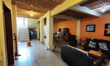 Amplia, comoda y seminueva casa en Tala a 3 cuadras del centro