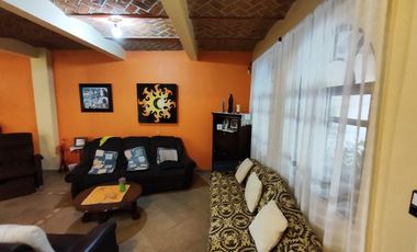 Amplia, comoda y seminueva casa en Tala a 3 cuadras del centro