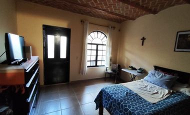 Amplia, comoda y seminueva casa en Tala a 3 cuadras del centro