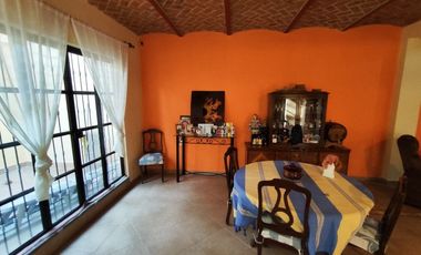 Amplia, comoda y seminueva casa en Tala a 3 cuadras del centro