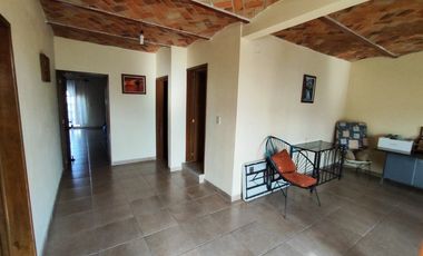 Amplia, comoda y seminueva casa en Tala a 3 cuadras del centro