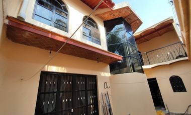 Amplia, comoda y seminueva casa en Tala a 3 cuadras del centro