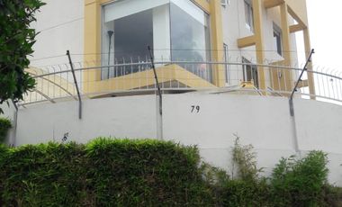 DEPARTAMENTO EN ARRIENDO EN CUMBAYA CON TERRAZA PRIVADA Y 2 PARQUEOS