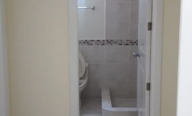 DEPARTAMENTO EN ARRIENDO EN CUMBAYA CON TERRAZA PRIVADA Y 2 PARQUEOS