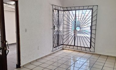 Casa en renta excelente ubicacion !