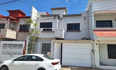Casa en renta excelente ubicacion !