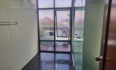Rumah Model Mezanine 4 Lantai, 500 meter ke Kemang Raya, ada rooftop