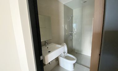 Work + Live in Style! Studio Unit at The Ellis Makati | 34.5 sqm | RFO | Rent-to-Own