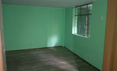 CHIMBACALLE, vendo Propiedad rentera, 3 departamentos y una suite, 2 estacionamientos, patio