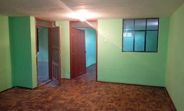 CHIMBACALLE, vendo Propiedad rentera, 3 departamentos y una suite, 2 estacionamientos, patio