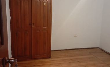 CHIMBACALLE, vendo Propiedad rentera, 3 departamentos y una suite, 2 estacionamientos, patio