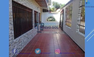 GANGA!!!!! GANGA!!!!!! DE AMPLIA Y CONFORTABLE CASA CAMPESTRE A POCOS MINUTOS DE VILLAVICENCIO