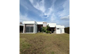 ¡CASA CAMPESTRE DE LUJO EN VENTA EN EL CAIMO, QUINDÍO – AMPLITUD Y CONFORT EN UN SOLO LUGAR!