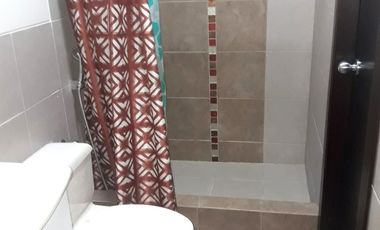 ALQUILER DE SUITE AMOBLADA CON 2 PARQUEOS EN KENNEDY NORTE