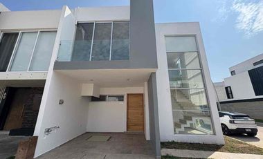 CASA EN VENTA EN VALLE IMPERIAL