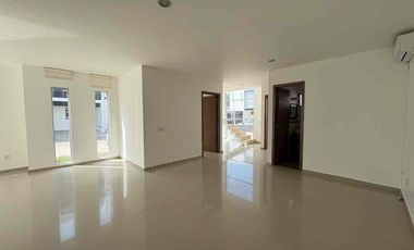CASA EN VENTA EN VALLE IMPERIAL