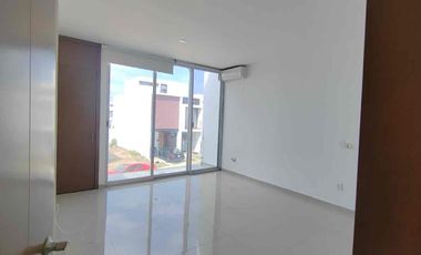CASA EN VENTA EN VALLE IMPERIAL